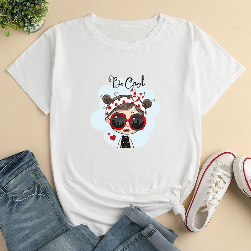 Camiseta casual con estampado de niña de dibujos animados NSYAY115344