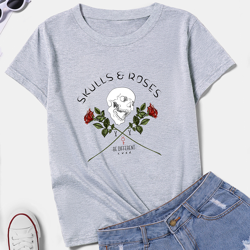Camiseta de manga corta con estampado de calaveras y rosas NSYAY122242