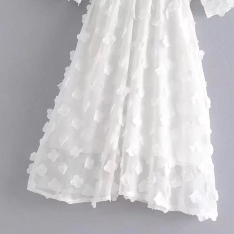 vestido de malla de color sólido de manga corta con tirantes de decoración de pétalos tridimensionales NSLAY127300