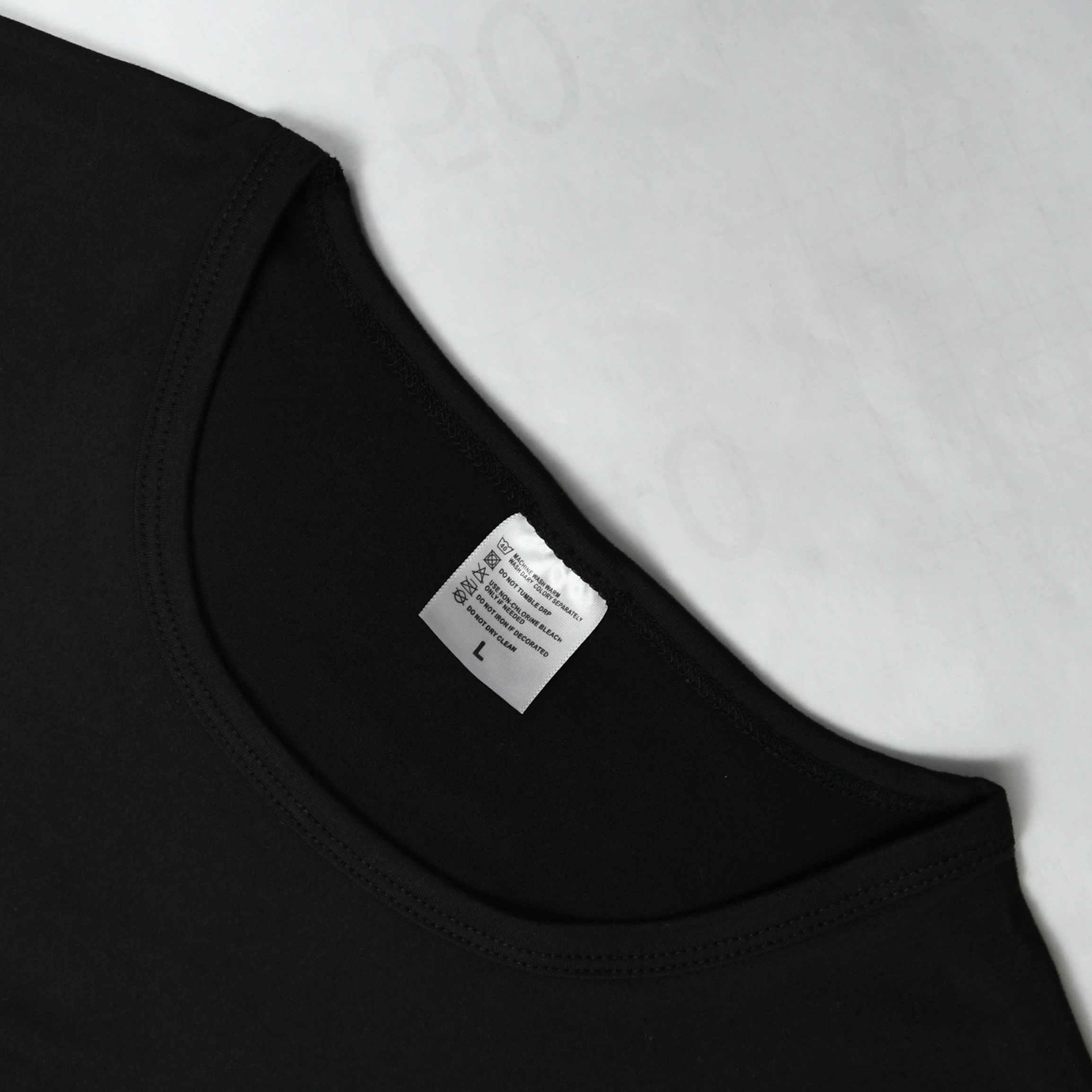 camiseta de manga corta delgada simple con estampado de letras NSYIS130901